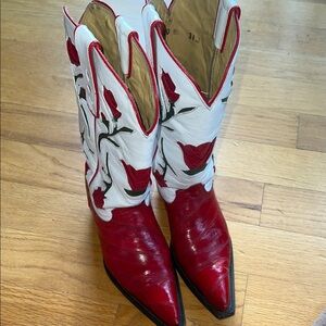 Chic Floral Red and White Heeled Boots